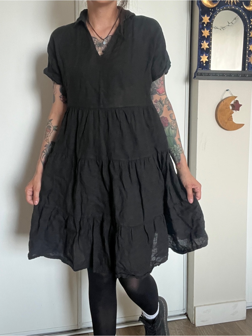 Black Tiered V-Neck Short Sleeve Midi Dress